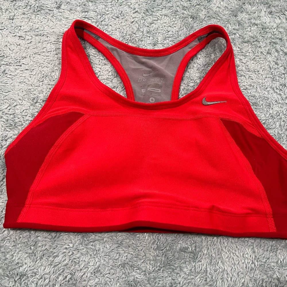 Nike Red Racerback Sports Bra for Active Comfort